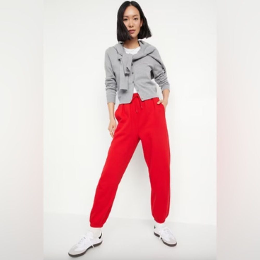 Old Navy’s Extra High-Waisted SoComfy Jogger Sweatpants